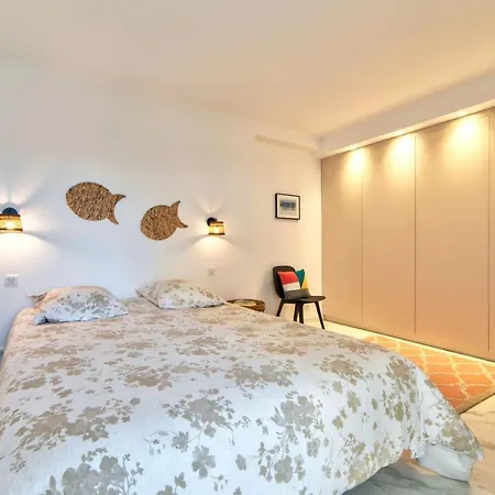 Reina Pointe Croisette Palm Канны